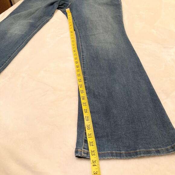 Style & Co Curvy Boot Leg Medium Wash Jeans Size 14L EUC - Picture 6 of 8